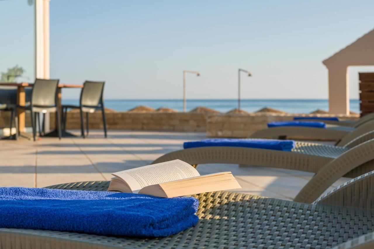 يورانيون Hotel Caretta Beach المظهر الخارجي الصورة