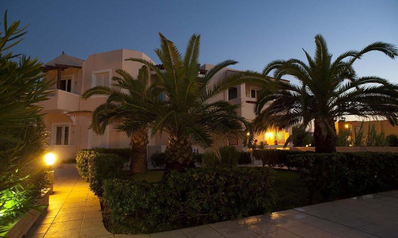 يورانيون Hotel Caretta Beach المظهر الخارجي الصورة