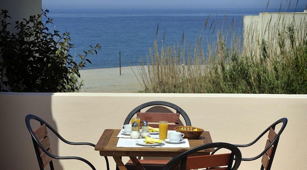 يورانيون Hotel Caretta Beach المظهر الخارجي الصورة