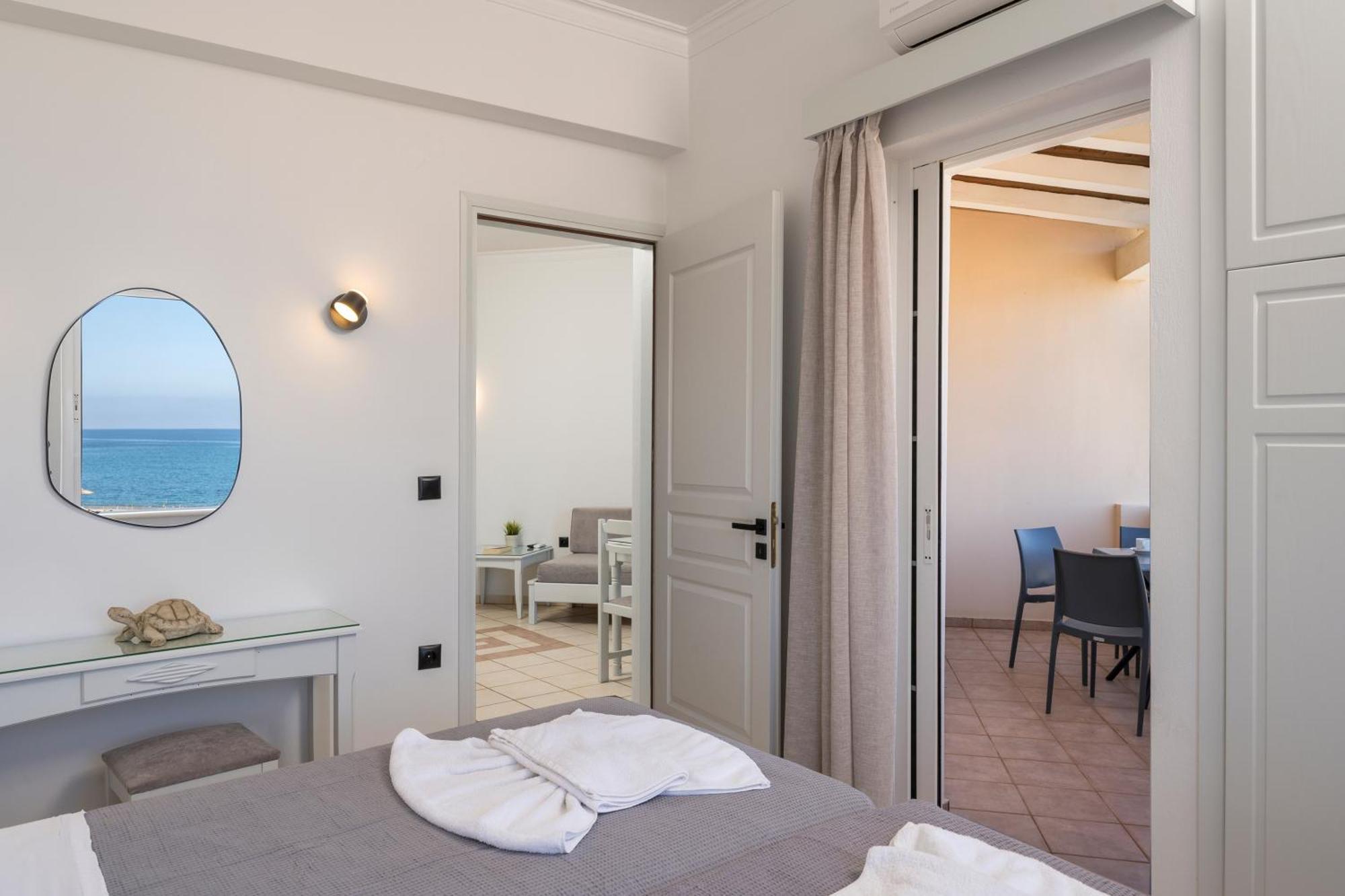 يورانيون Hotel Caretta Beach المظهر الخارجي الصورة